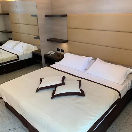 ホテル San Carlo 4*